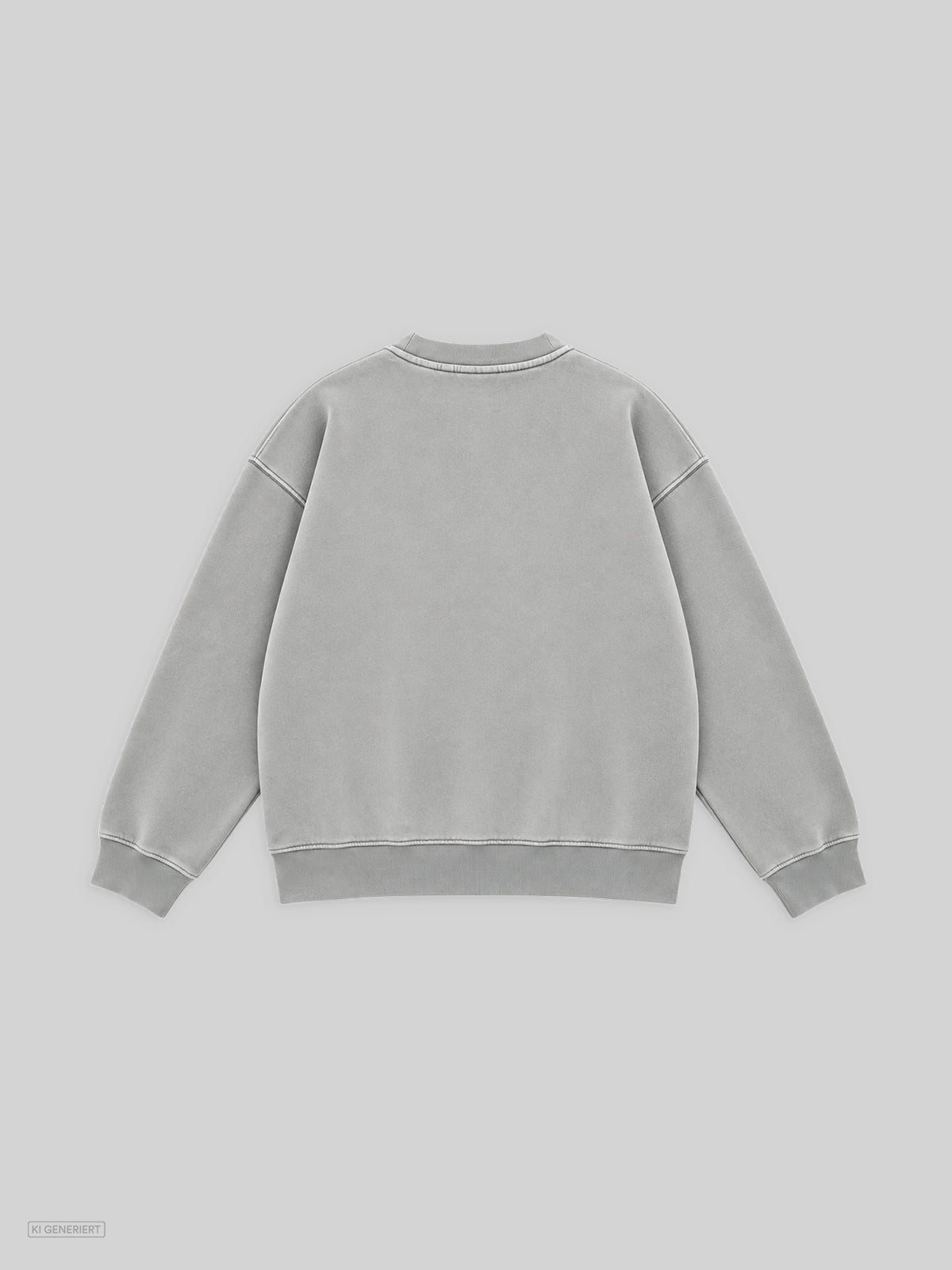 Hellgrauer Oversized-Sweatshirt im Washed-Look mit Rundhalsausschnitt und Rippbündchen, schlichte Rückansicht ohne Print auf hellgrauem Hintergrund